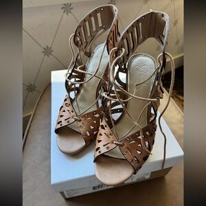 Jessica Simpson Brown Cutout Women's Sandals